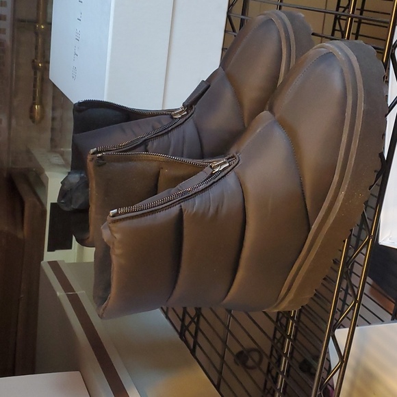 NIB sz 36.5 $450 Gia Borgini Luna boots